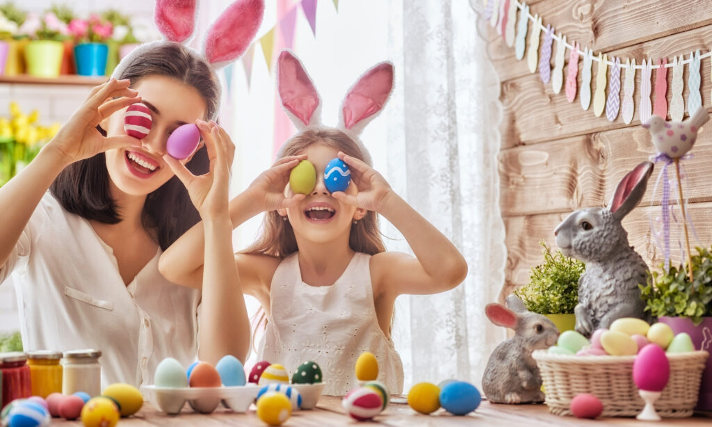 Easter weekend travel in Ontario - intercity bus vs car vs train